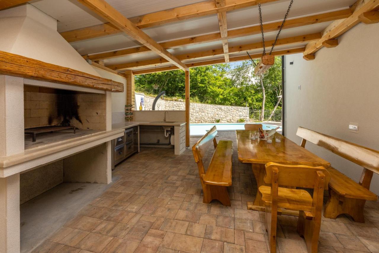 Villa Antani With Heated Pool, Sauna & Jacuzzi Crikvenica Eksteriør billede