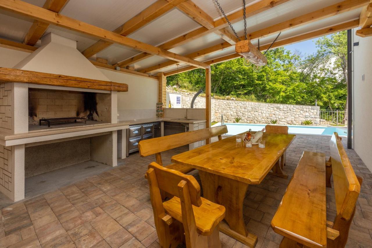 Villa Antani With Heated Pool, Sauna & Jacuzzi Crikvenica Eksteriør billede